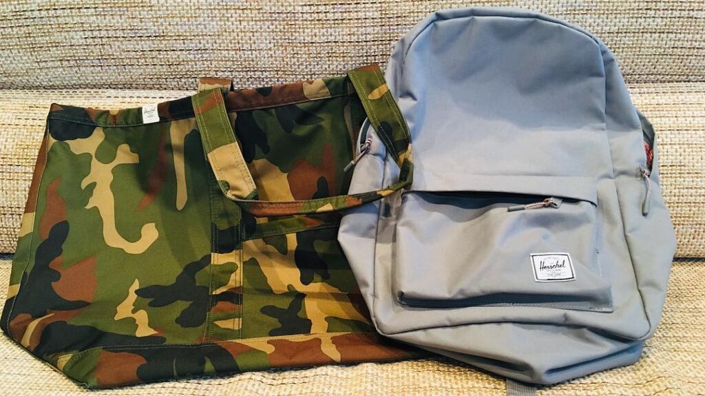 Herschel Supplyトートバッグ