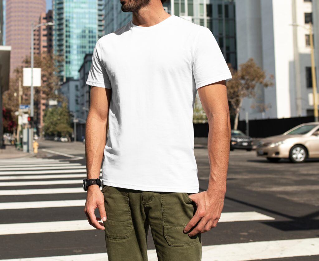 白のTシャツ