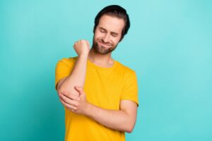 メンズの腕脱毛のおすすめは？男の脱毛法の選び方と脱毛の回数や頻度を解説