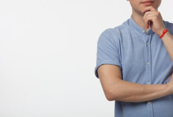 成人しても包茎は恥ずかしい？包茎のデメリットや治療は恥ずかしいかを解説